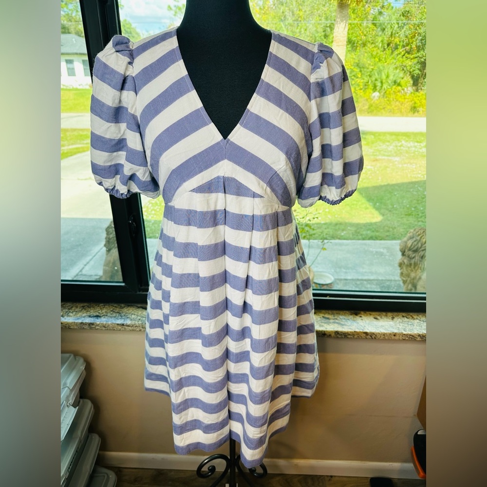 Entro “With You In Mind” Stripe Dress White Blue Coastal Size Medium
